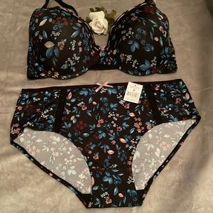 Plus Size Bra Set - Size 44D/2X